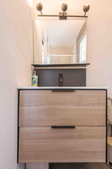 Aux Studio Sous Les Oliviers Netflix Et Disney Plus Contes  Extérieur photo