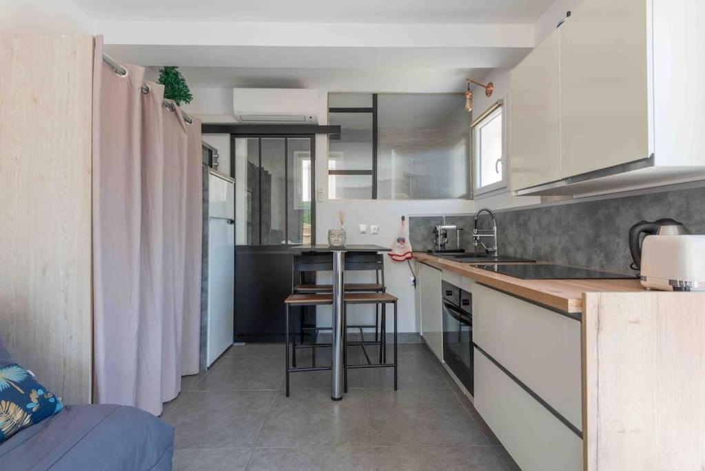 Aux Studio Sous Les Oliviers Netflix Et Disney Plus Contes  Extérieur photo